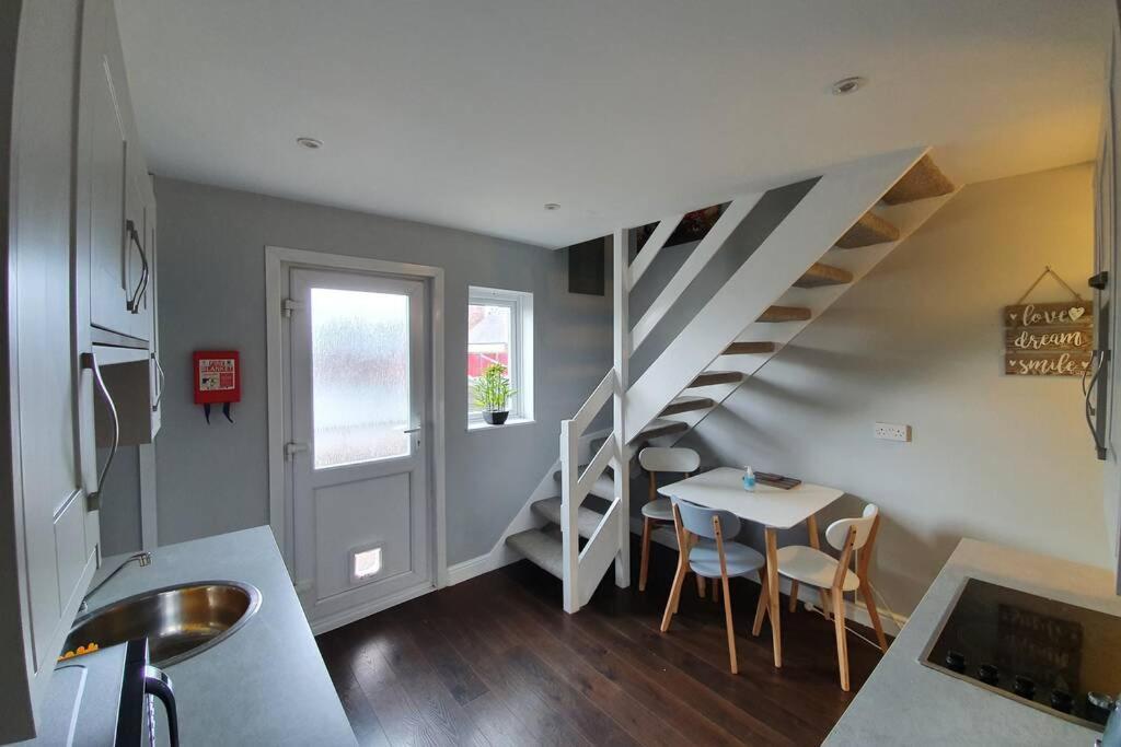 Cosy, Quirky, Comfy 'N' Chic House- Διαμέρισμα Σουίντον Εξωτερικό φωτογραφία